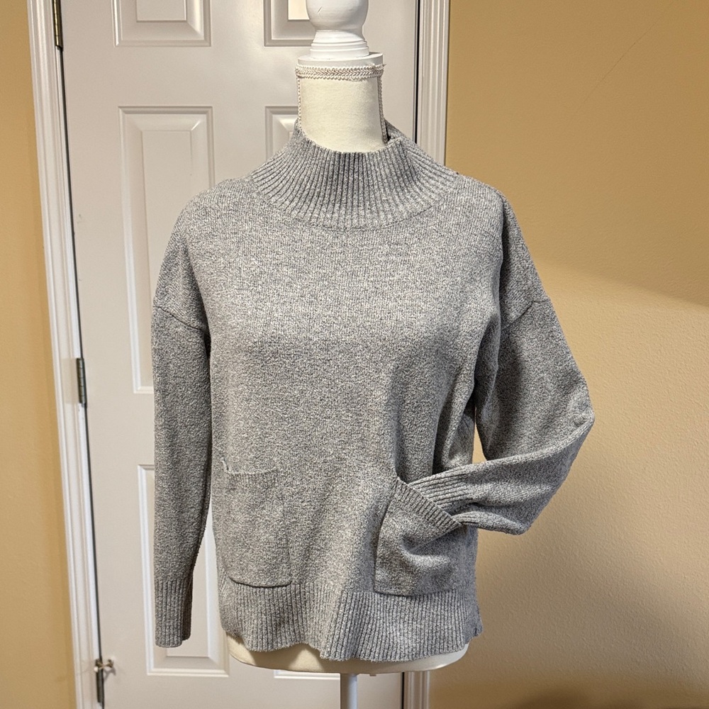 LOFT Heather Gray Turtleneck Sweater